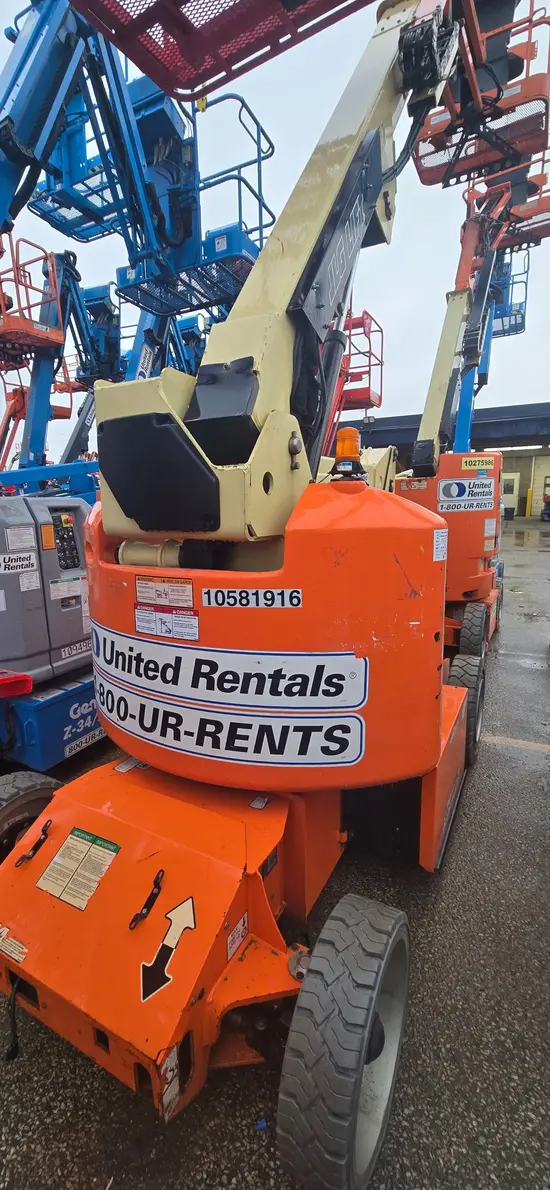 2017 JLG E400AJPN Articulating Boom Lift