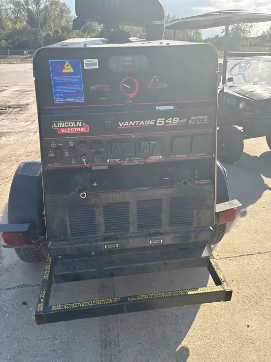 2019 Lincoln Electric VANTAGE 549 Welder