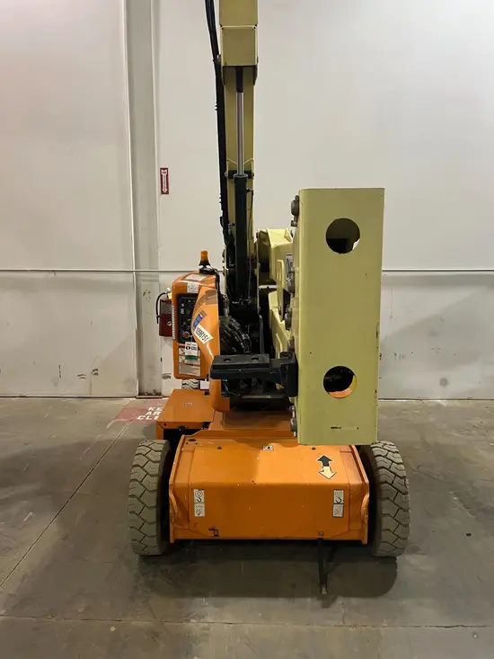 2017 JLG E400AJPN Articulating Boom Lift