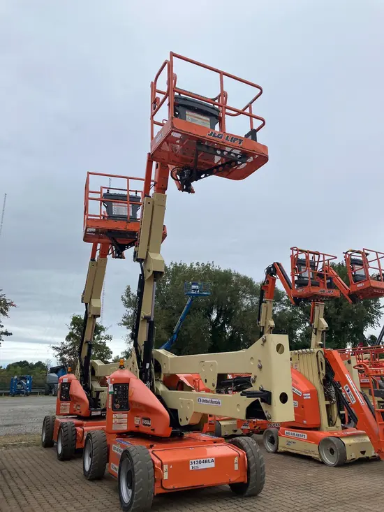 2016 JLG E450AJ Articulating Boom Lift