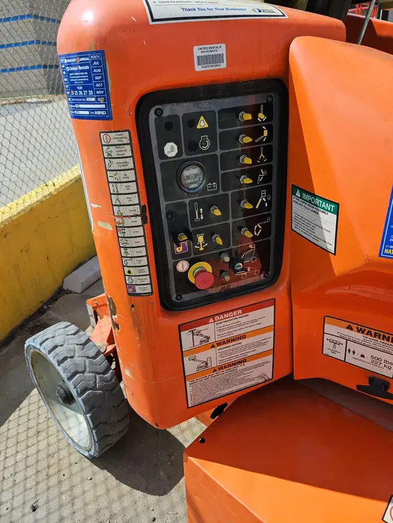 2015 JLG E400AJPN Articulating Boom Lift