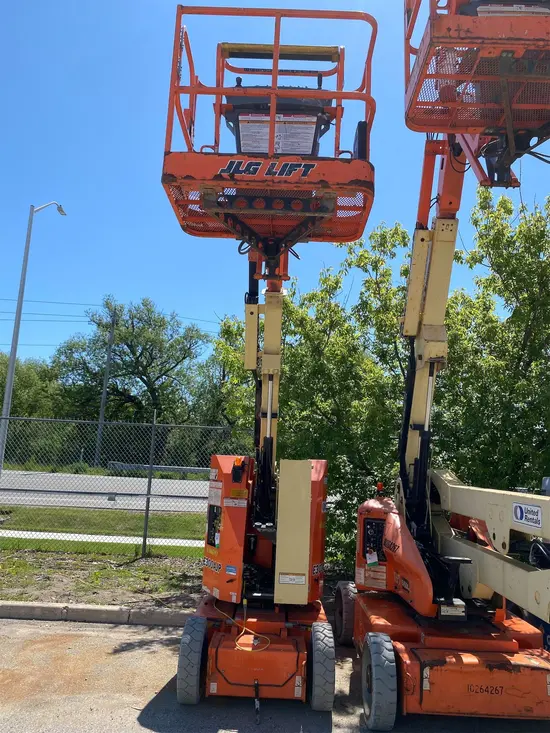 2018 JLG E300AJP Articulating Boom Lift