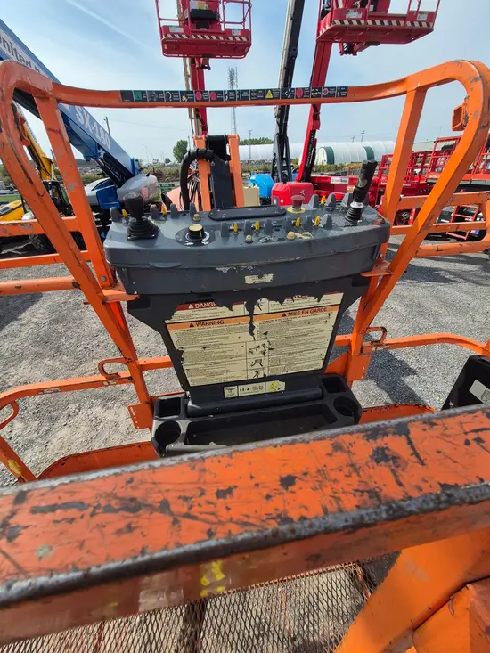 2017 JLG 450AJ Articulating Boom Lift