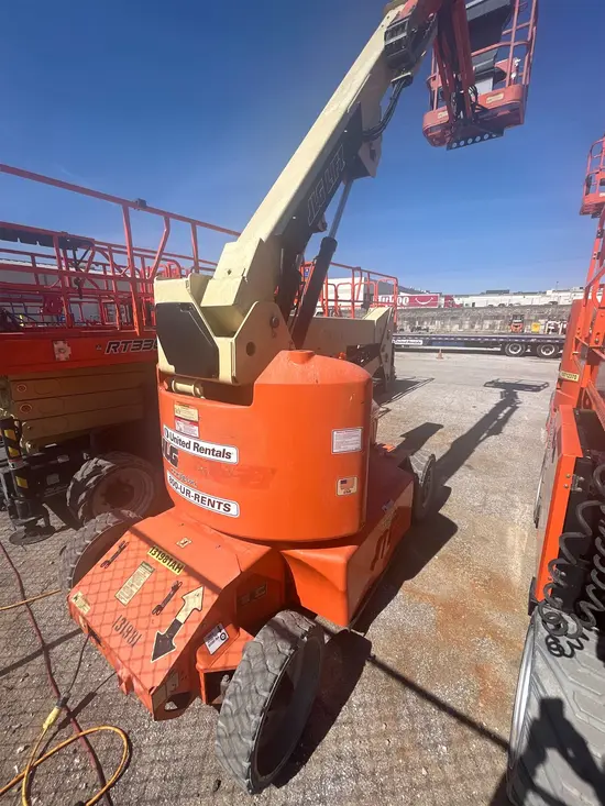 2013 JLG E400AJPN Articulating Boom Lift