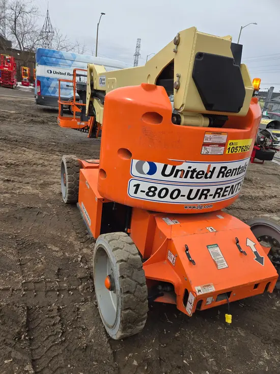2017 JLG E450AJ Articulating Boom Lift