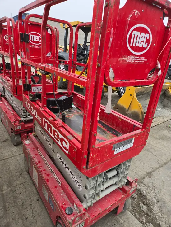 2017 MEC 1330SE Scissor Lift