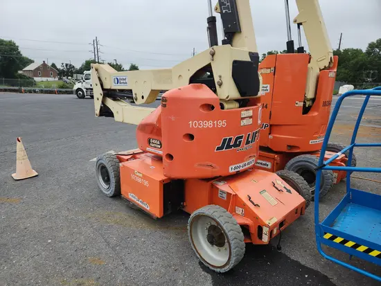 2015 JLG E400AN Articulating Boom Lift