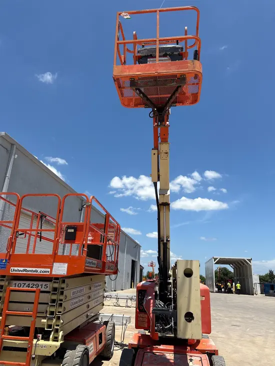 2016 JLG E400AJPN Articulating Boom Lift
