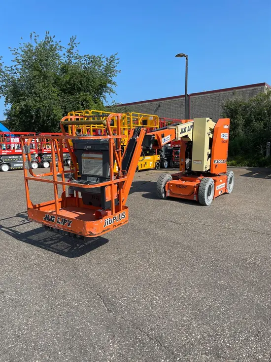 2017 JLG E300AJP Articulating Boom Lift