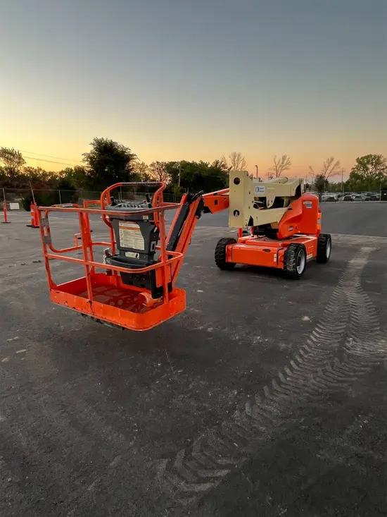2014 JLG E450AJ Articulating Boom Lift