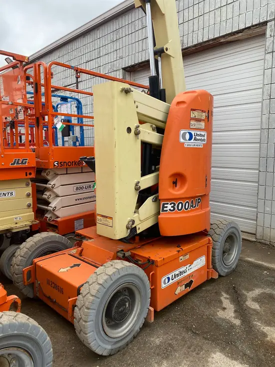 2014 JLG E300AJP Articulating Boom Lift
