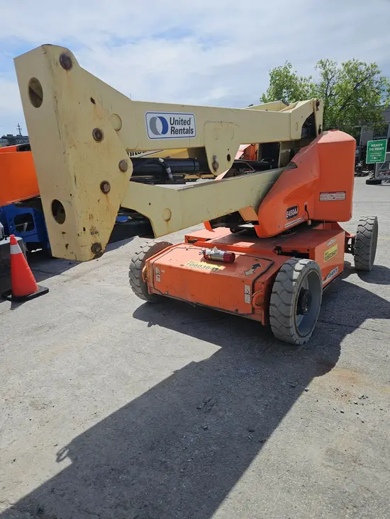 2017 JLG E450AJ Articulating Boom Lift