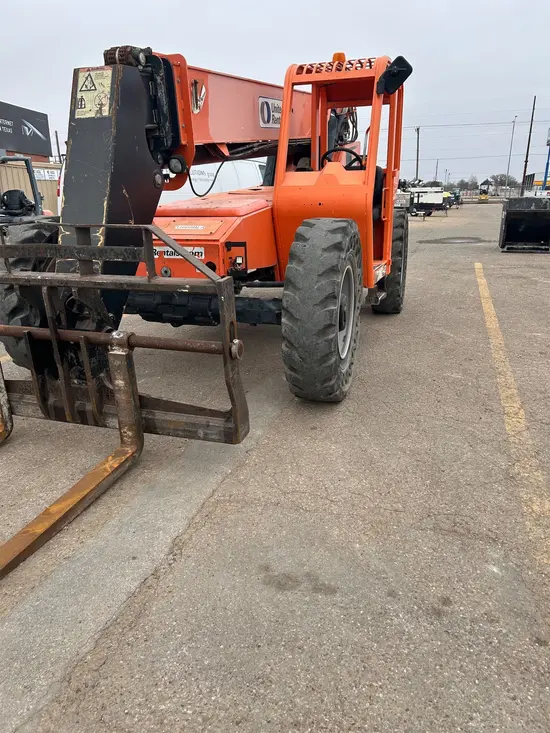 2016 SKYTRAK 8042 Forklift