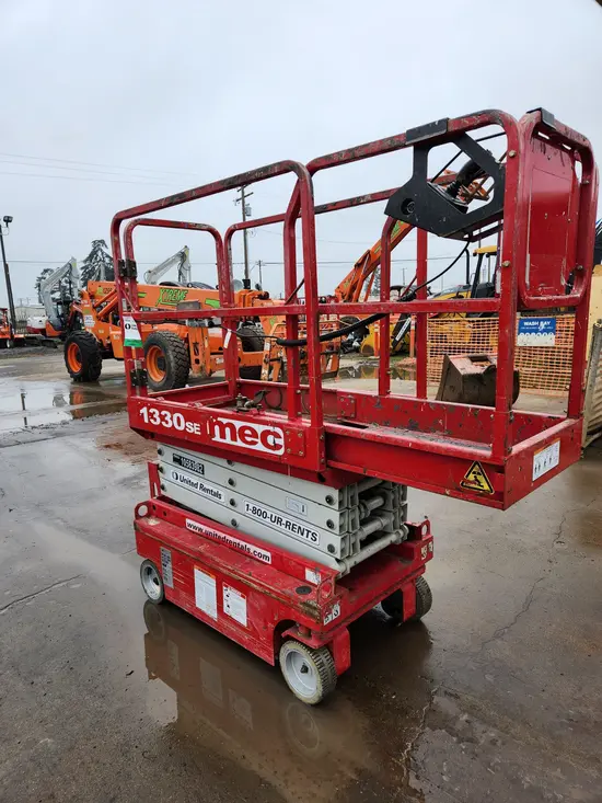 2017 MEC 1330SE Scissor Lift