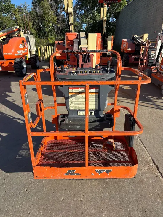 2014 JLG E300AJP Articulating Boom Lift