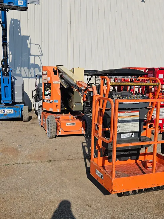 2018 JLG E300AJP Articulating Boom Lift