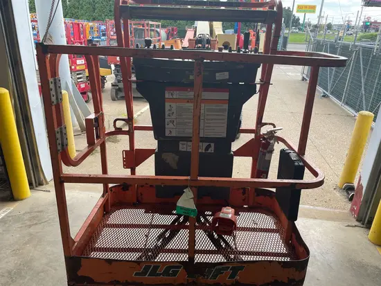 2017 JLG E400AJPN Articulating Boom Lift