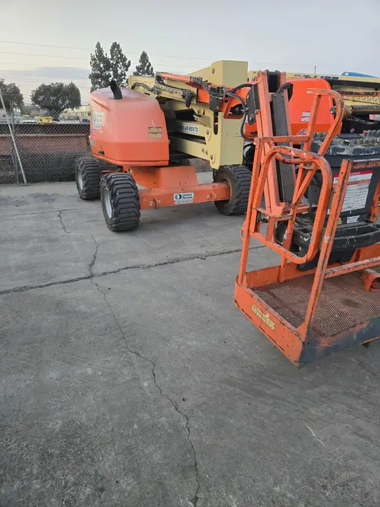 2017 JLG 450AJ Articulating Boom Lift