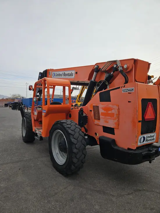 2017 SKYTRAK 10054 Forklift
