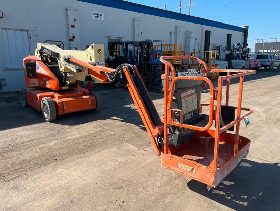 2014 JLG E400AJPN Articulating Boom Lift