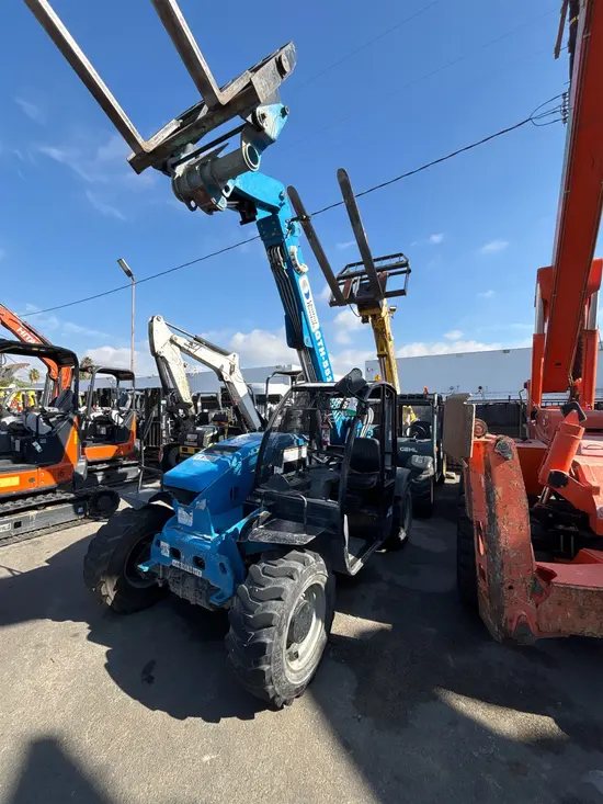 2017 Genie GTH-5519 Forklift