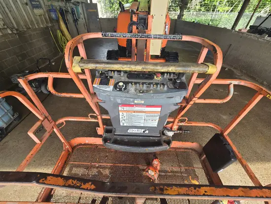 2017 JLG 450AJ Articulating Boom Lift