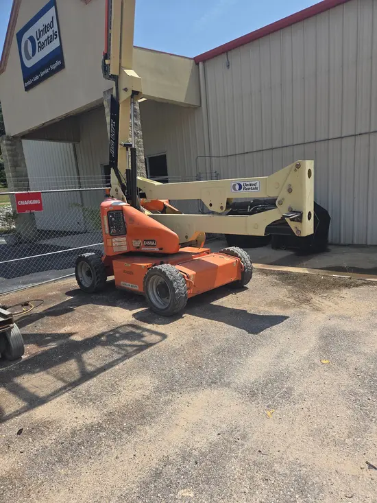 2015 JLG E450AJ Articulating Boom Lift