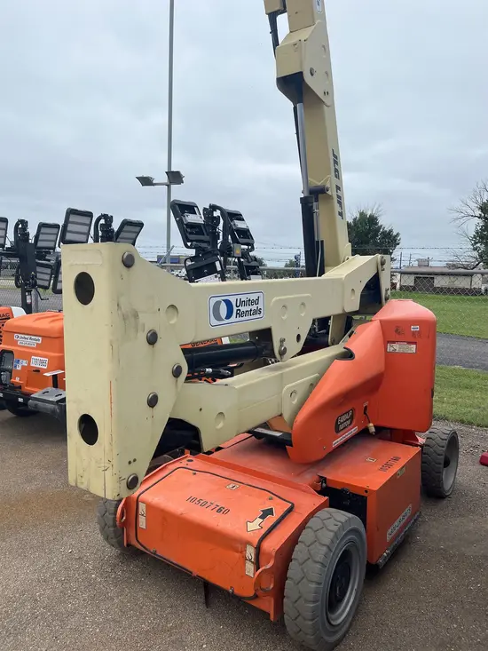 2016 JLG E400AJPN Articulating Boom Lift
