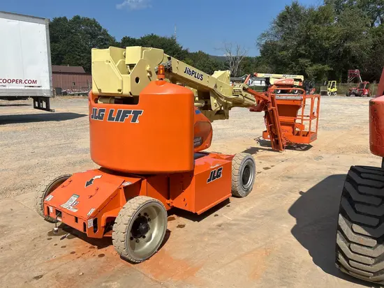 2015 JLG E400AJPN Articulating Boom Lift