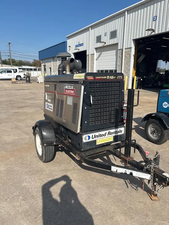 2019 Lincoln Electric VANTAGE 549 Welder