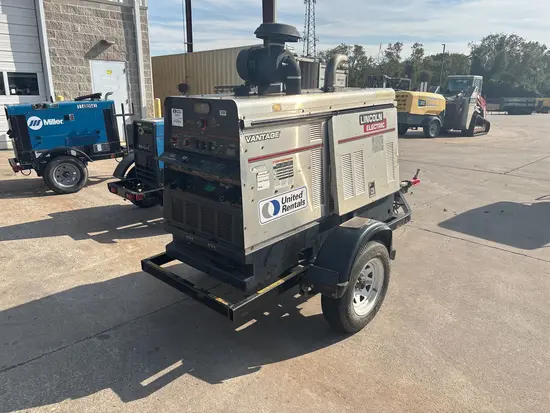 2019 Lincoln Electric VANTAGE 549 Welder