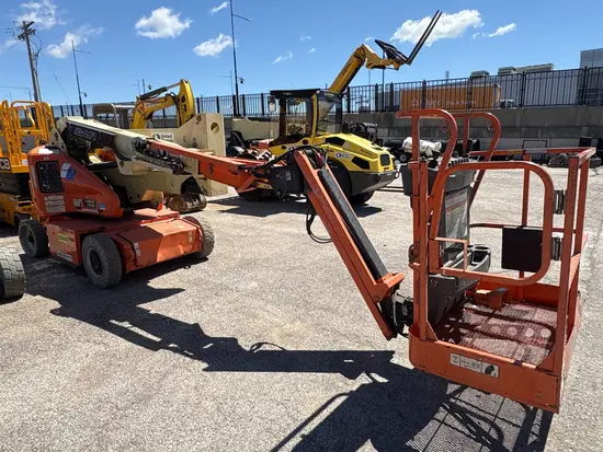 2015 JLG E400AJPN Articulating Boom Lift