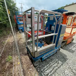 2018 Genie GR-12 Self-Propelled One-Person Lift