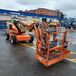 2016 JLG E450AJ Articulating Boom Lift