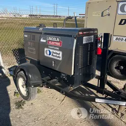 2020 Lincoln Electric VANTAGE 322 Welder