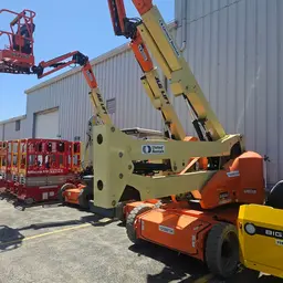 2017 JLG E450AJ Articulating Boom Lift