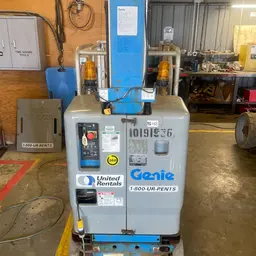 2013 Genie GR-20 Self-Propelled One-Person Lift