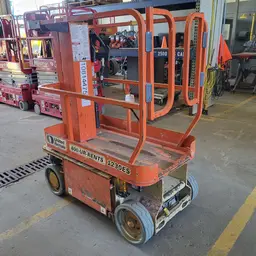 2018 JLG 1230ES Self-Propelled One-Person Lift