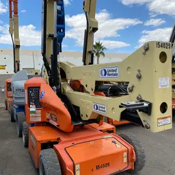2015 JLG E400AJPN Articulating Boom Lift