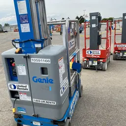2017 Genie GR-20 Self-Propelled One-Person Lift