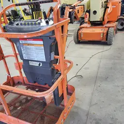 2015 JLG E400AJPN Articulating Boom Lift