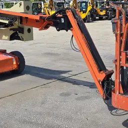 2015 JLG E400AJPN Articulating Boom Lift