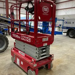 2017 MEC 1330SE Scissor Lift
