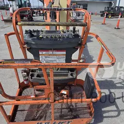 2018 JLG E300AJP Articulating Boom Lift