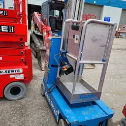 2017 Genie GR-20 Self-Propelled One-Person Lift