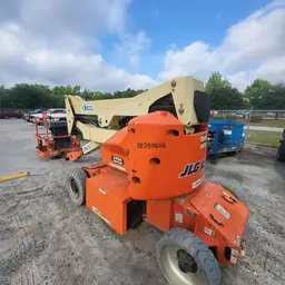 2015 JLG E400AN Articulating Boom Lift