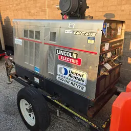 2019 Lincoln Electric VANTAGE 549 Welder