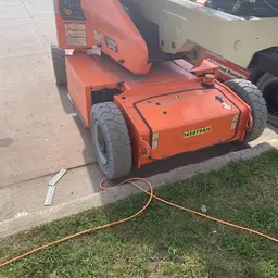 2016 JLG E400AJPN Articulating Boom Lift
