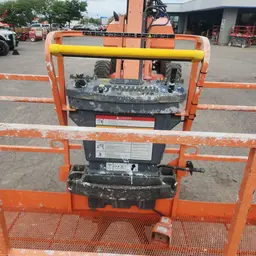 2013 JLG 800AJ Articulating Boom Lift