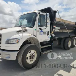 2020 Freightliner M2106 Truck